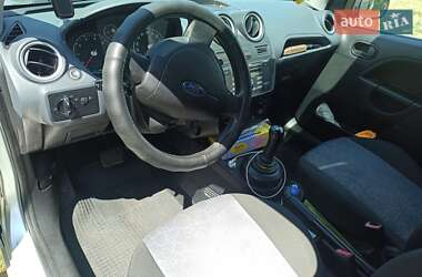 Хэтчбек Ford Fiesta 2006 в 