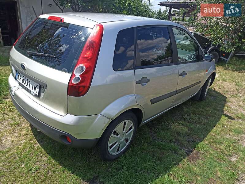 Хэтчбек Ford Fiesta 2006 в Киеве