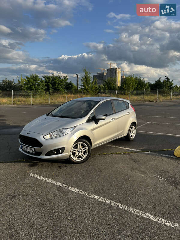 Хетчбек Ford Fiesta 2017 в Києві