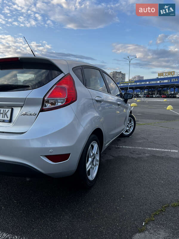 Хетчбек Ford Fiesta 2017 в Києві