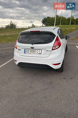 Хэтчбек Ford Fiesta 2016 в 
