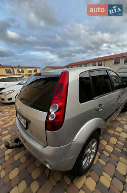 Хэтчбек Ford Fiesta 2008 в 