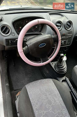Хэтчбек Ford Fiesta 2008 в 