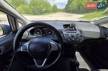 Хэтчбек Ford Fiesta 2013 в Шумске