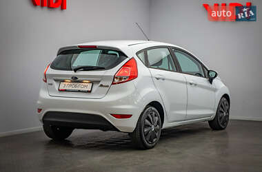 Хэтчбек Ford Fiesta 2017 в 