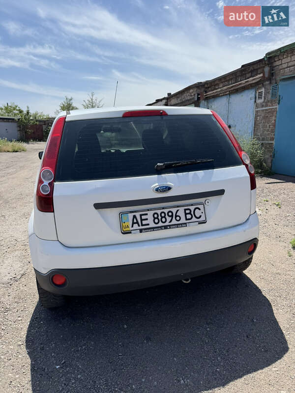 Хэтчбек Ford Fiesta 2006 в Запорожье