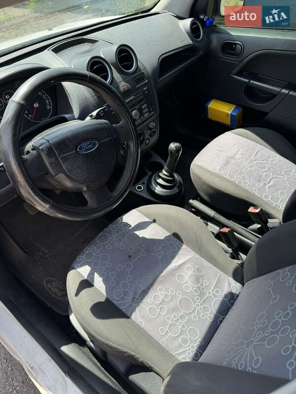 Хэтчбек Ford Fiesta 2006 в Запорожье