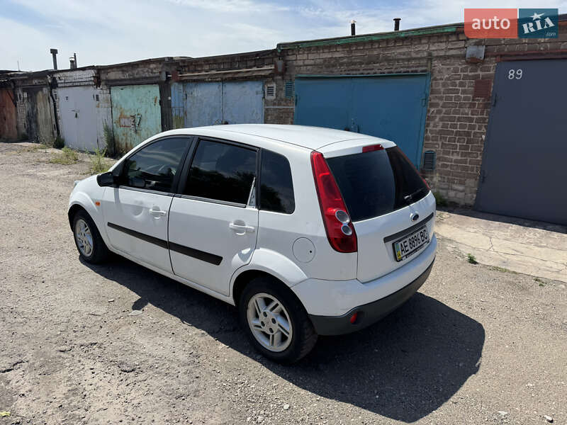 Хэтчбек Ford Fiesta 2006 в Запорожье