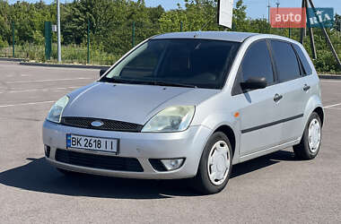 Хэтчбек Ford Fiesta 2004 в Ровно