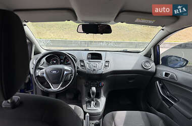 Хэтчбек Ford Fiesta 2015 в 