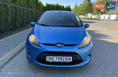 Хэтчбек Ford Fiesta 2012 в 