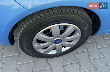 Хэтчбек Ford Fiesta 2012 в 
