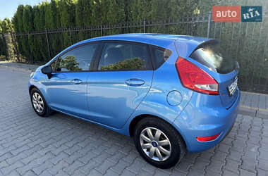 Хэтчбек Ford Fiesta 2012 в 