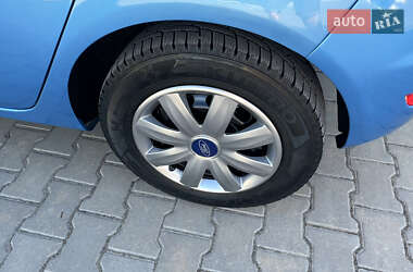 Хэтчбек Ford Fiesta 2012 в 