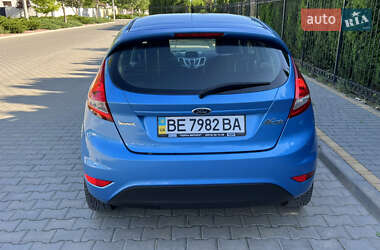 Хэтчбек Ford Fiesta 2012 в 