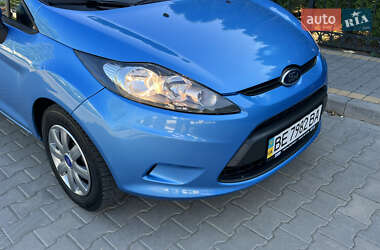 Хэтчбек Ford Fiesta 2012 в 