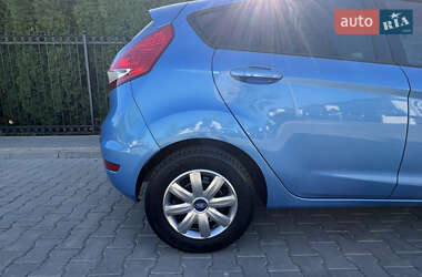 Хэтчбек Ford Fiesta 2012 в 