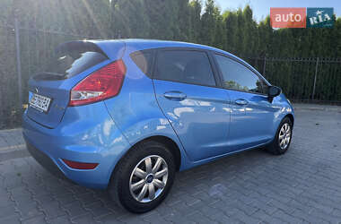 Хэтчбек Ford Fiesta 2012 в 