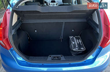 Хэтчбек Ford Fiesta 2012 в 