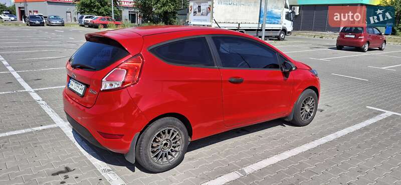 Хэтчбек Ford Fiesta 2014 в Киеве
