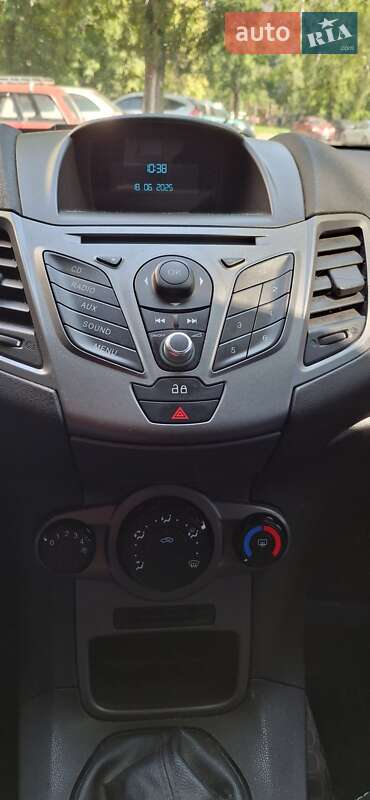 Хэтчбек Ford Fiesta 2014 в Киеве