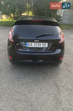 Хэтчбек Ford Fiesta 2015 в 