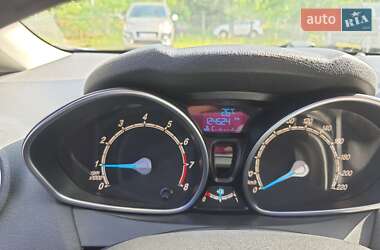 Хэтчбек Ford Fiesta 2013 в 