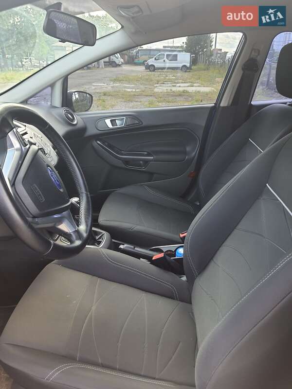 Хэтчбек Ford Fiesta 2013 в Киеве