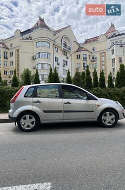 Хэтчбек Ford Fiesta 2008 в 