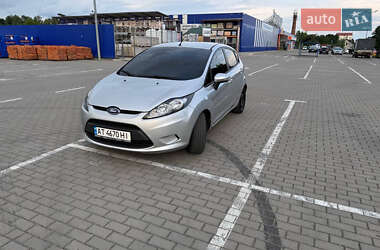 Хэтчбек Ford Fiesta 2012 в 