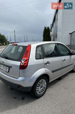 Хэтчбек Ford Fiesta 2007 в 