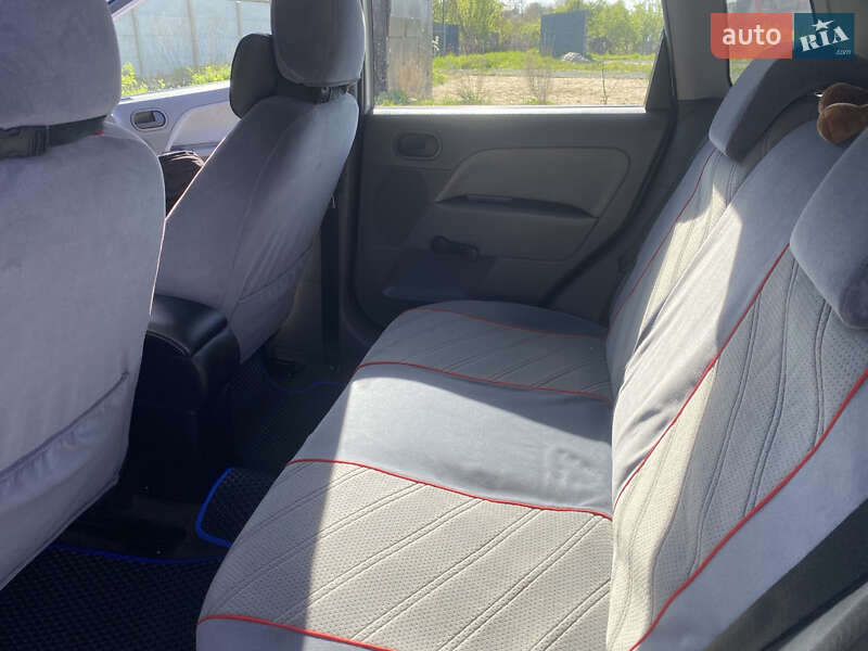 Хэтчбек Ford Fiesta 2002 в Здолбунове