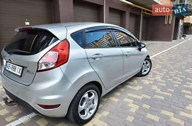 Хэтчбек Ford Fiesta 2012 в 