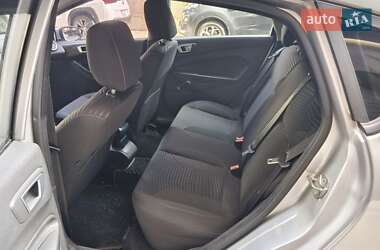 Хэтчбек Ford Fiesta 2012 в 