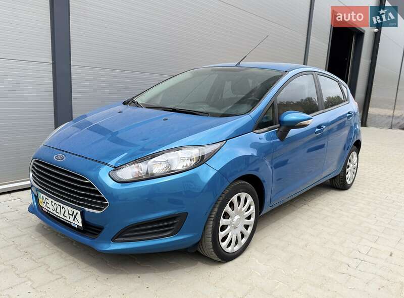 Хэтчбек Ford Fiesta 2013 в 