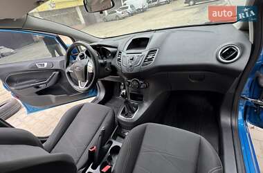 Хэтчбек Ford Fiesta 2013 в 