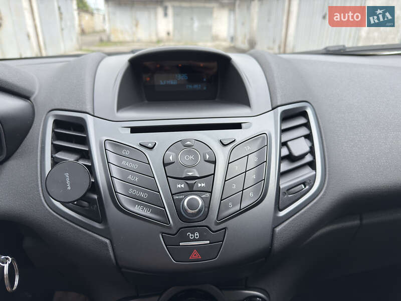 Хетчбек Ford Fiesta 2015 в Києві