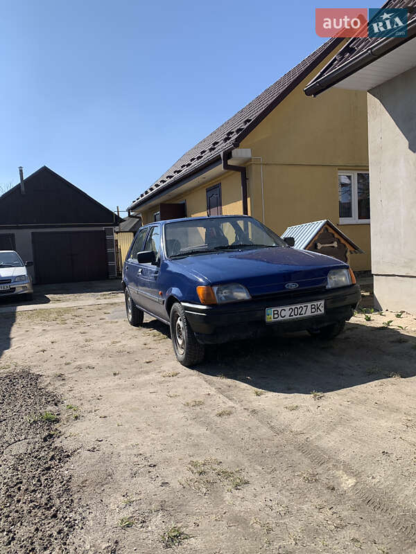 Хэтчбек Ford Fiesta 1992 в 