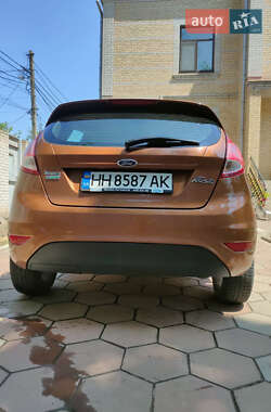 Хэтчбек Ford Fiesta 2013 в 