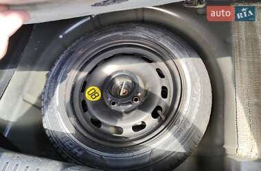 Хэтчбек Ford Fiesta 2011 в 