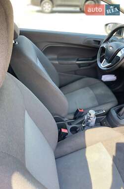Хэтчбек Ford Fiesta 2014 в 