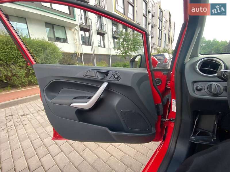 Хэтчбек Ford Fiesta 2011 в Белогородке фото 30 Хэтчбек Ford Fiesta 2011 в Белогородке