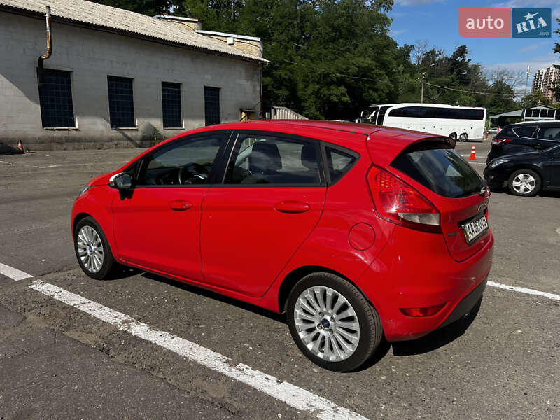 Хетчбек Ford Fiesta 2011 в Києві