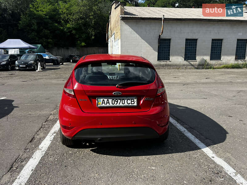 Хетчбек Ford Fiesta 2011 в Києві