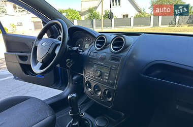 Хэтчбек Ford Fiesta 2007 в 