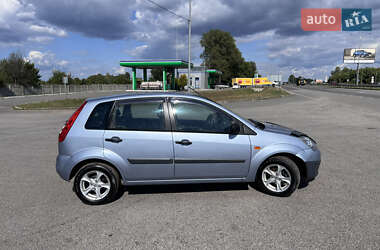 Хэтчбек Ford Fiesta 2006 в 