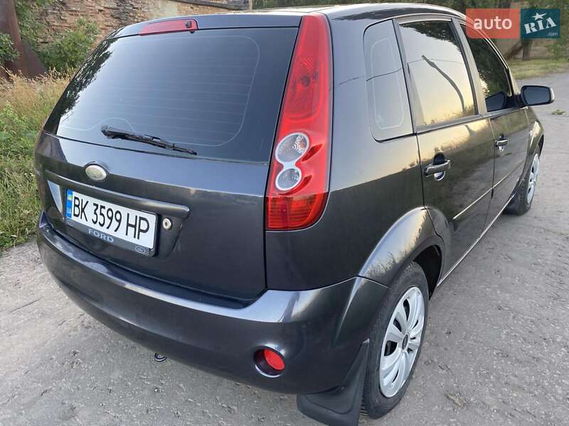Хэтчбек Ford Fiesta 2008 в Луцке
