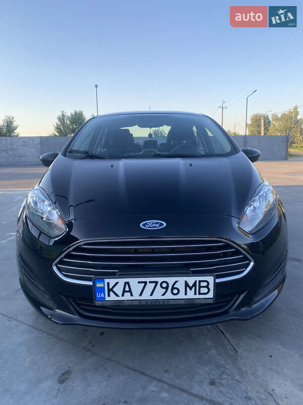 Седан Ford Fiesta 2016 в Калиновке