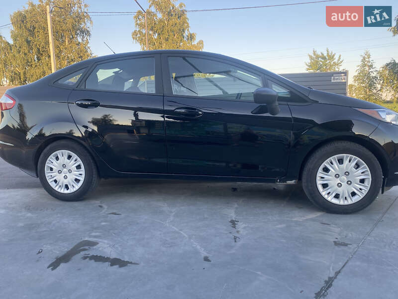 Седан Ford Fiesta 2016 в Калиновке