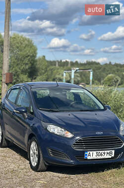 Хэтчбек Ford Fiesta 2012 в 